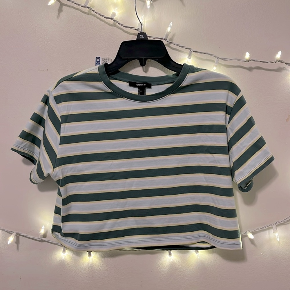 Forever 21 cropped tee